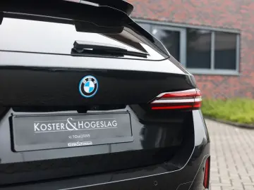 BMW 550e Touring xDrive   M Sport Pro - AHK - Bow&Wi