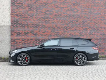 BMW 550e Touring xDrive   M Sport Pro - AHK - Bow&Wi