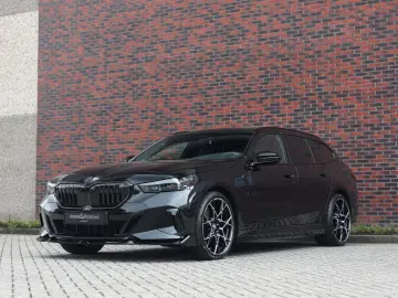 BMW 550e Touring xDrive   M Sport Pro - AHK - Bow&Wi