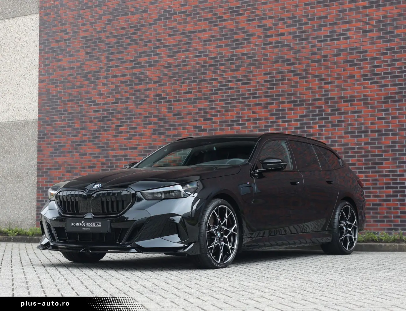 BMW 550e Touring xDrive   M Sport Pro - AHK - Bow&Wi