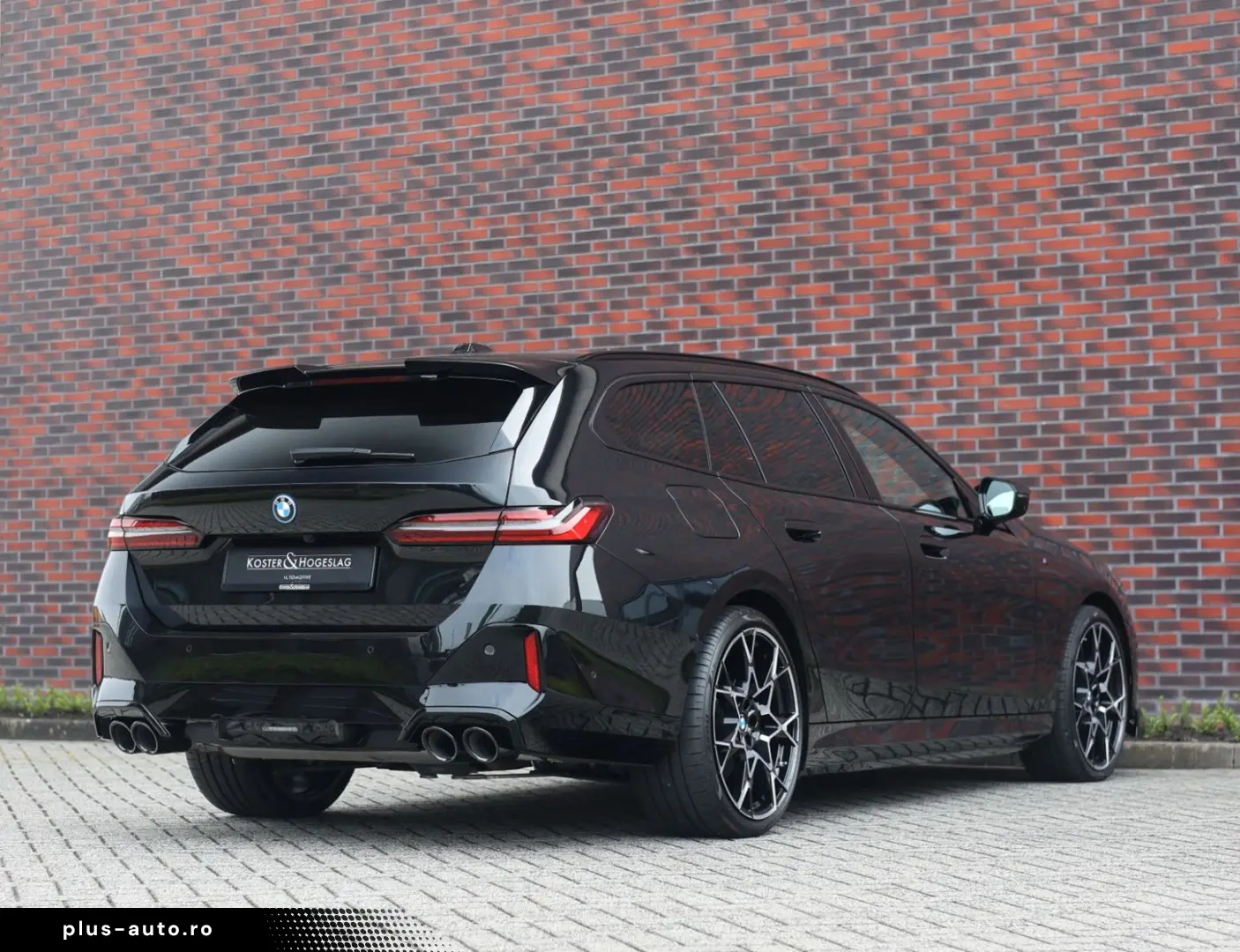 BMW 550e Touring xDrive   M Sport Pro - AHK - Bow&Wi