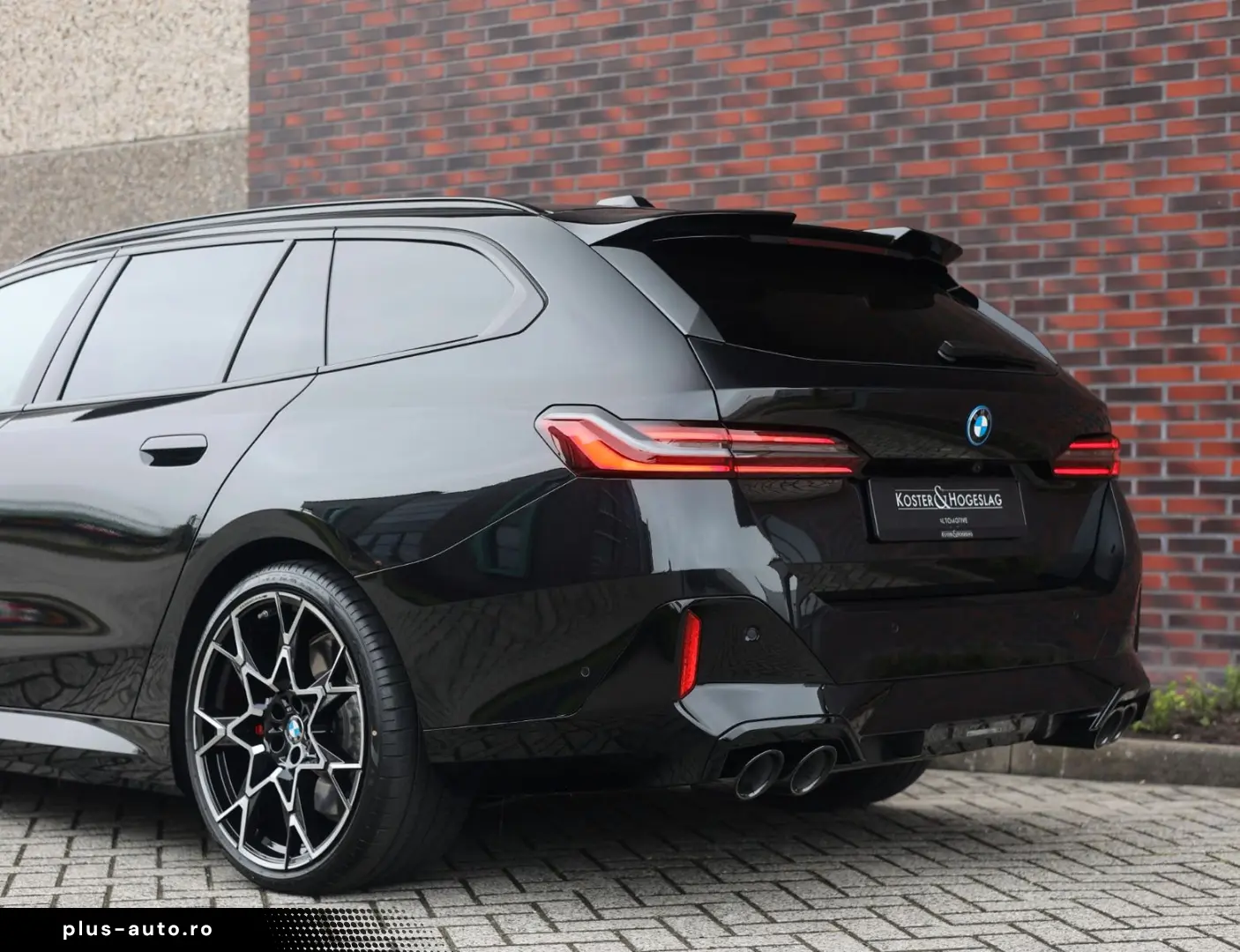 BMW 550e Touring xDrive   M Sport Pro - AHK - Bow&Wi