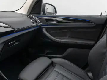 BMW X3 xD20i Laser Kamera HiFi Komfort Alarm Sport