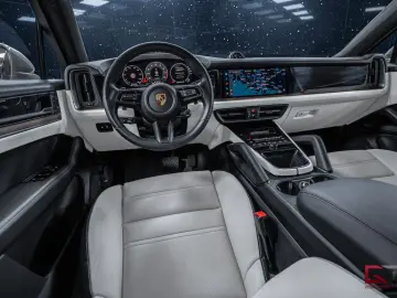 PORSCHE Cayenne E-Hyb Coupé SpDesign Crayon 22  Massage