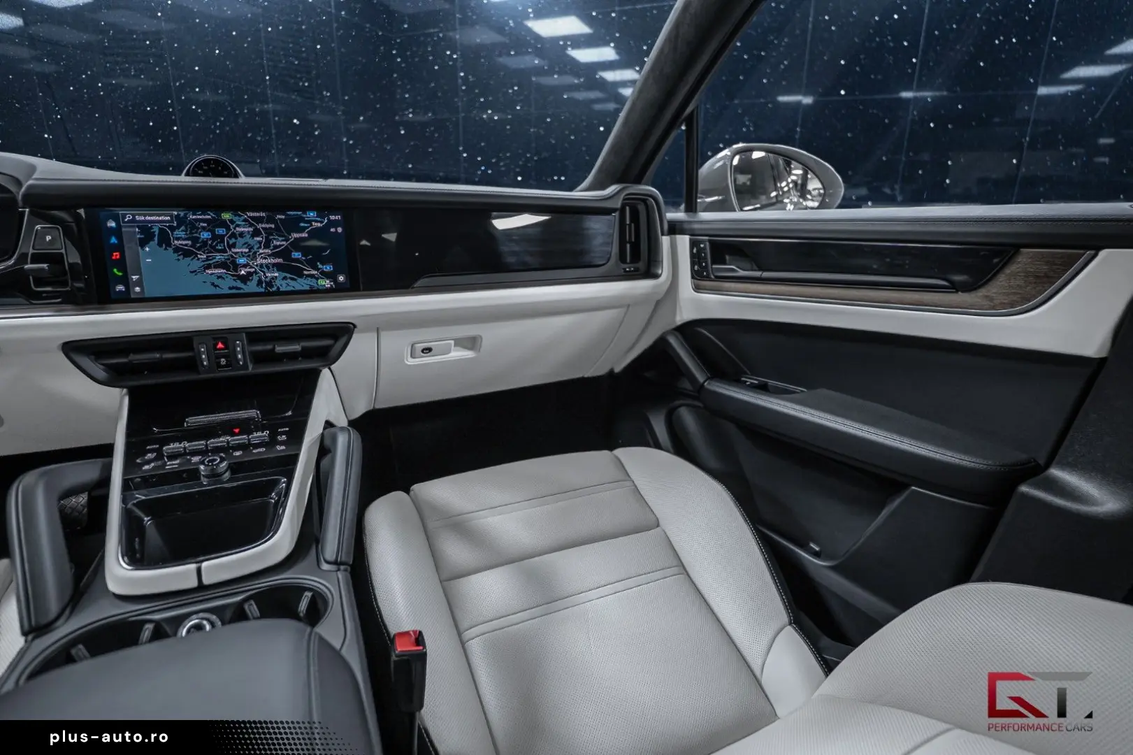 PORSCHE Cayenne E-Hyb Coupé SpDesign Crayon 22  Massage
