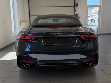 MASERATI GranCabrio 404 kW 3.0 V6 AWD Trofeo