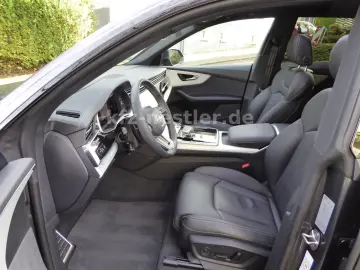 AUDI Q8 50 TDI 2x S Line Pano Leder AHK 22  Alllenk.