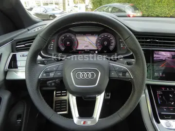 AUDI Q8 50 TDI 2x S Line Pano Leder AHK 22  Alllenk.