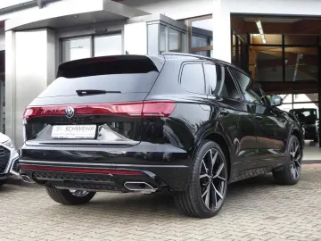 VW Touareg R-Line 3.0 TDI V6 4MOTION