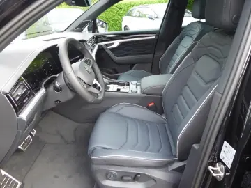 VW Touareg R-Line 3.0 TDI V6 4MOTION