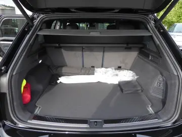 VW Touareg R-Line 3.0 TDI V6 4MOTION
