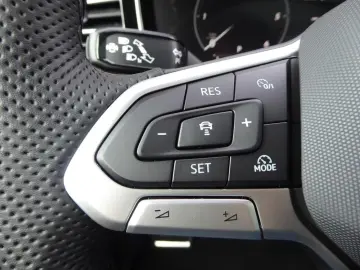 VW Touareg R-Line 3.0 TDI V6 4MOTION