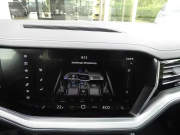 VW Touareg R-Line 3.0 TDI V6 4MOTION