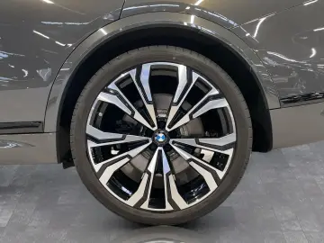 BMW X7 M60i xDrive M Sport Standheizung Massage AHK