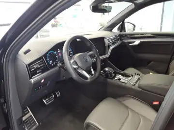 VW Touareg R-Line 3.0TDI  STDHZ AHK LUFT KAMERA