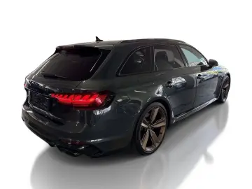AUDI RS4 AVANT BLACK 20Z. ACC HuD PANO RS-AGA 280KMH
