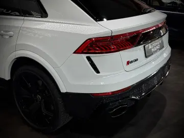 AUDI RSQ8 CARBON MATRIX ALLRADLENKUNG HEAD-UP 2.HAND