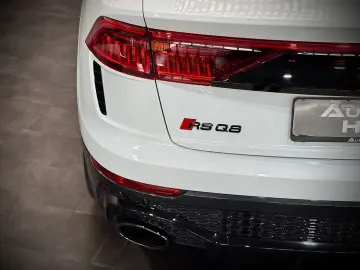 AUDI RSQ8 CARBON MATRIX ALLRADLENKUNG HEAD-UP 2.HAND