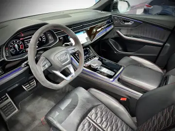 AUDI RSQ8 CARBON MATRIX ALLRADLENKUNG HEAD-UP 2.HAND