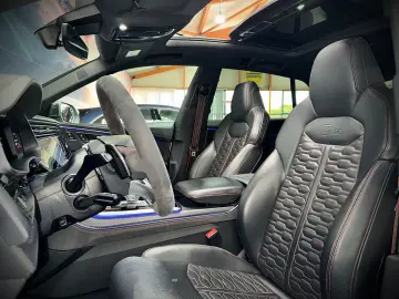 AUDI RSQ8 CARBON MATRIX ALLRADLENKUNG HEAD-UP 2.HAND