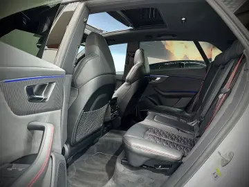AUDI RSQ8 CARBON MATRIX ALLRADLENKUNG HEAD-UP 2.HAND