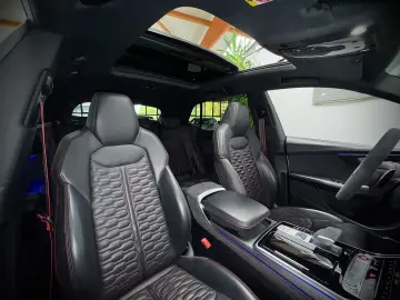 AUDI RSQ8 CARBON MATRIX ALLRADLENKUNG HEAD-UP 2.HAND