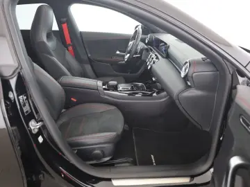 MERCEDES-BENZ CLA 35 AMG SB 4M AMG Night MBUX Pano LED Navi