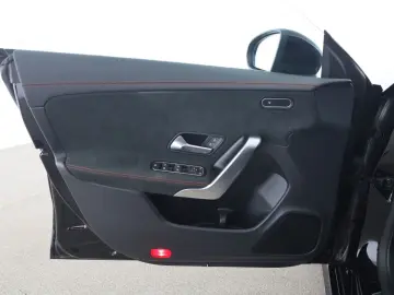 MERCEDES-BENZ CLA 35 AMG SB 4M AMG Night MBUX Pano LED Navi