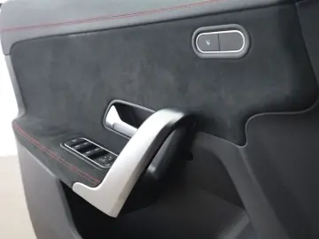 MERCEDES-BENZ CLA 35 AMG SB 4M AMG Night MBUX Pano LED Navi