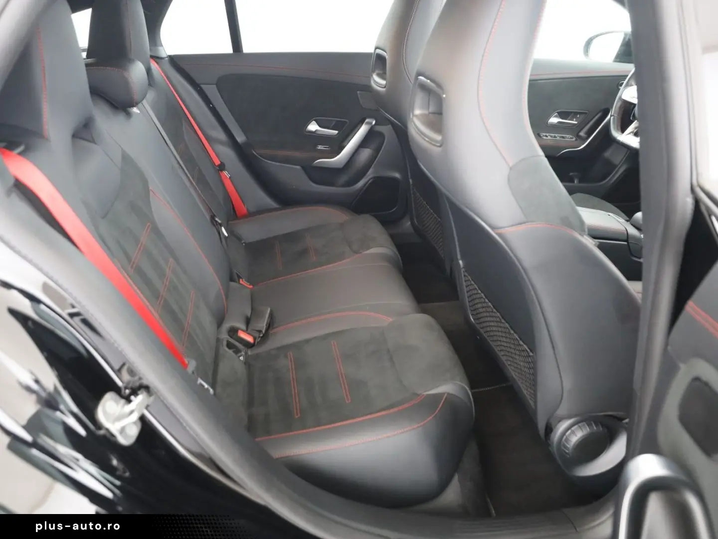 MERCEDES-BENZ CLA 35 AMG SB 4M AMG Night MBUX Pano LED Navi