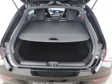 MERCEDES-BENZ CLA 35 AMG SB 4M AMG Night MBUX Pano LED Navi
