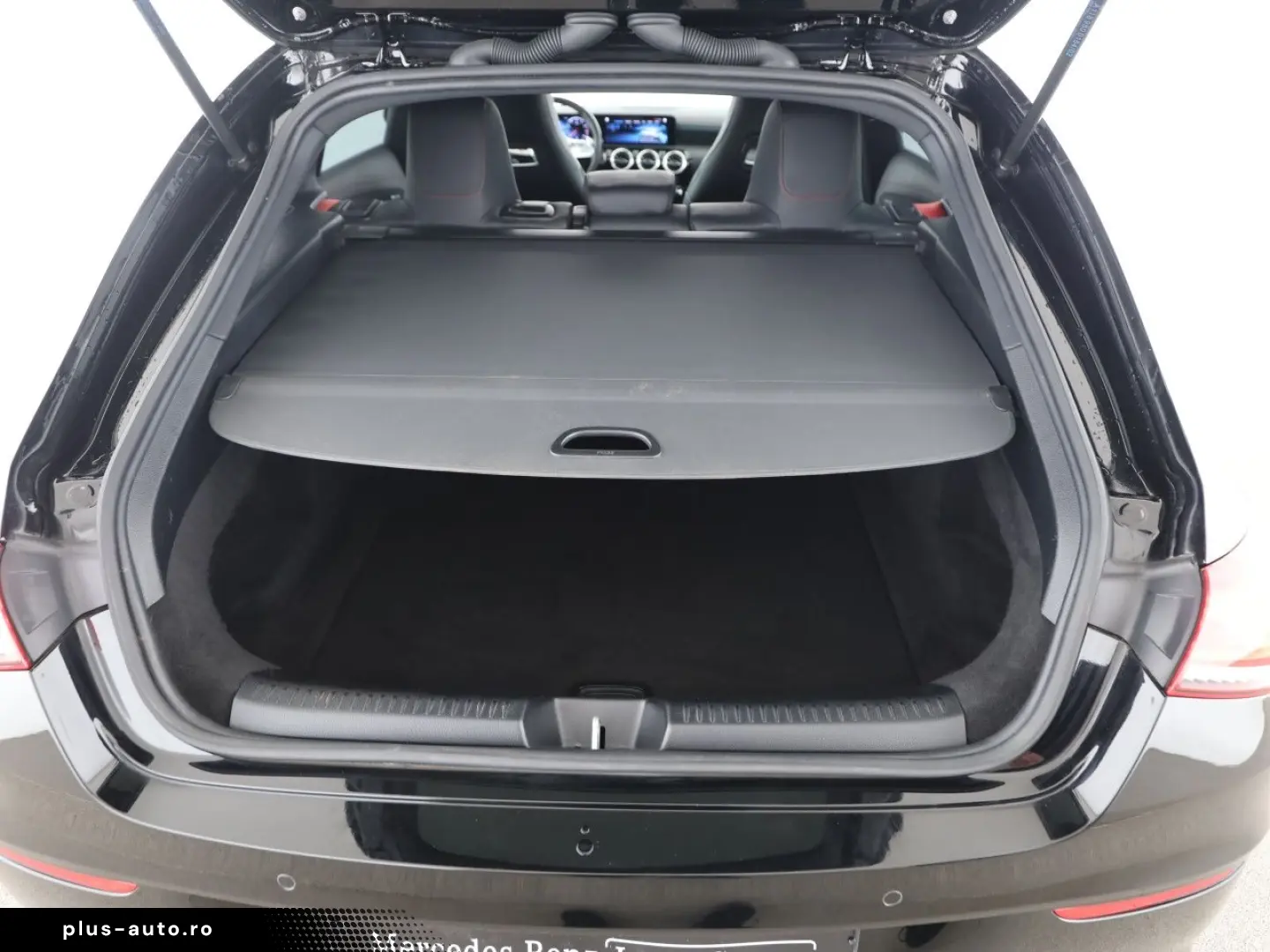 MERCEDES-BENZ CLA 35 AMG SB 4M AMG Night MBUX Pano LED Navi