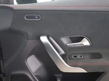 MERCEDES-BENZ CLA 35 AMG SB 4M AMG Night MBUX Pano LED Navi