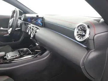 MERCEDES-BENZ CLA 35 AMG SB 4M AMG Night MBUX Pano LED Navi