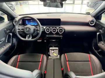 MERCEDES-BENZ A 35 AMG 4M Pano