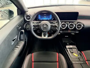 MERCEDES-BENZ A 35 AMG 4M Pano