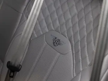 BENTLEY Bentayga 4.0 V8 Azure NIGHTVISION MASSAGE