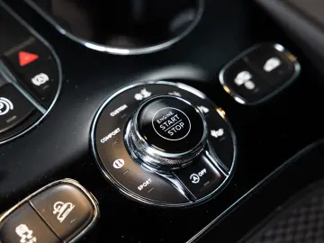 BENTLEY Bentayga 4.0 V8 Azure NIGHTVISION MASSAGE