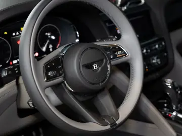 BENTLEY Bentayga 4.0 V8 Azure NIGHTVISION MASSAGE