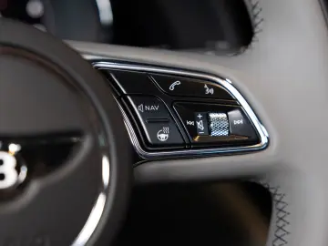 BENTLEY Bentayga 4.0 V8 Azure NIGHTVISION MASSAGE