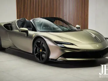 FERRARI SF90 Spider Carbon LIFT JBL CarPlay Verde Masoni