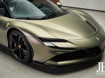 FERRARI SF90 Spider Carbon LIFT JBL CarPlay Verde Masoni