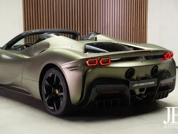 FERRARI SF90 Spider Carbon LIFT JBL CarPlay Verde Masoni