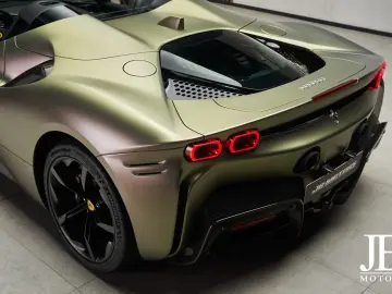 FERRARI SF90 Spider Carbon LIFT JBL CarPlay Verde Masoni