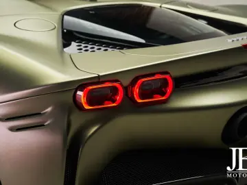FERRARI SF90 Spider Carbon LIFT JBL CarPlay Verde Masoni