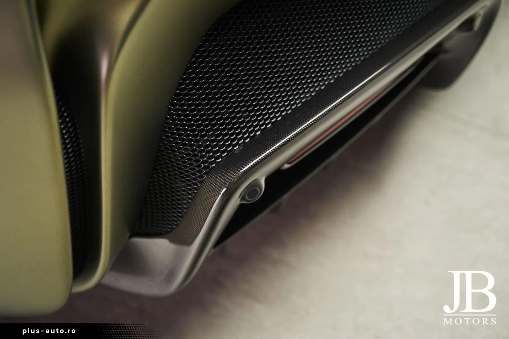 FERRARI SF90 Spider Carbon LIFT JBL CarPlay Verde Masoni