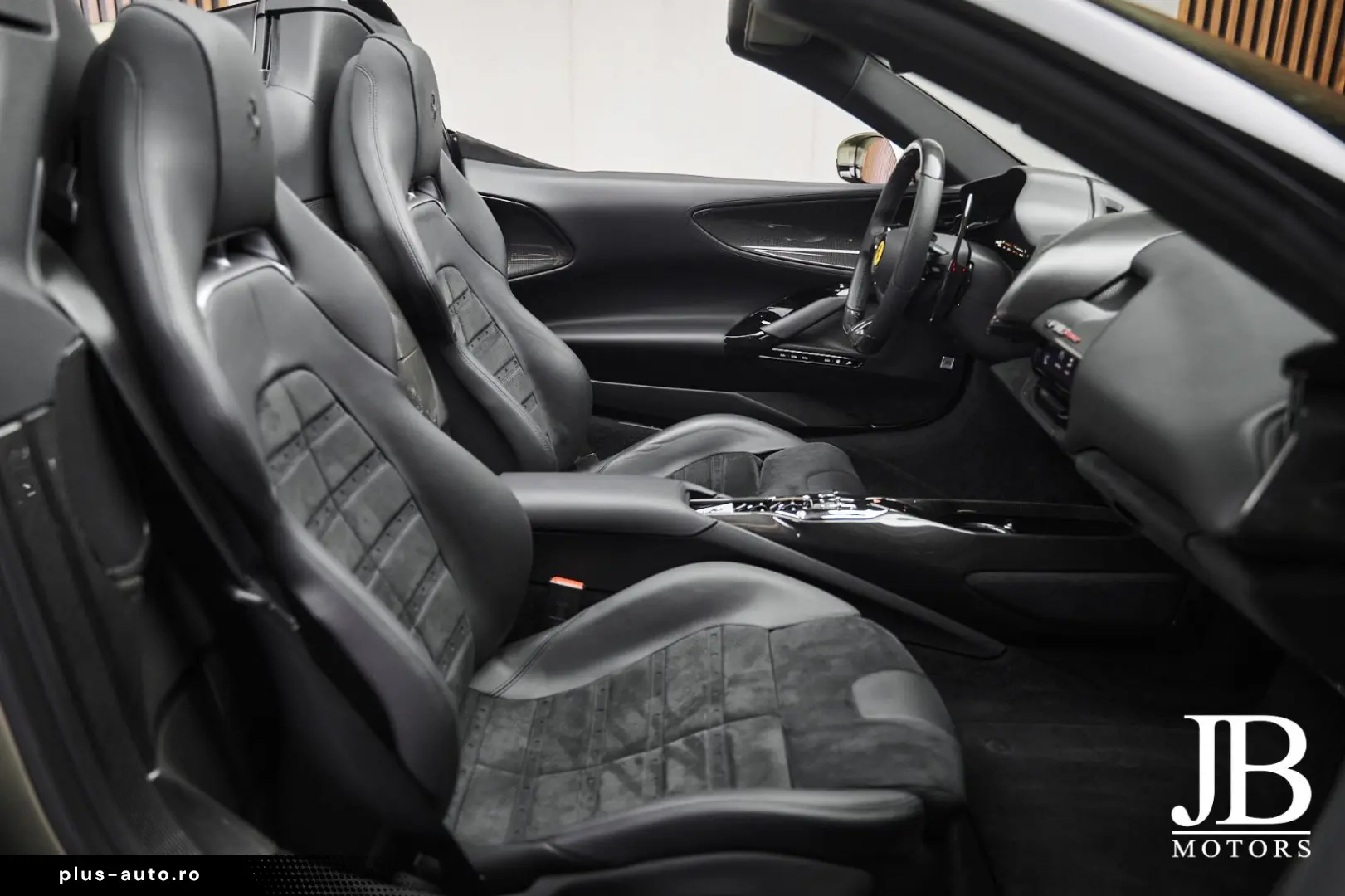 FERRARI SF90 Spider Carbon LIFT JBL CarPlay Verde Masoni