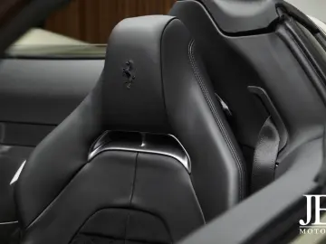 FERRARI SF90 Spider Carbon LIFT JBL CarPlay Verde Masoni