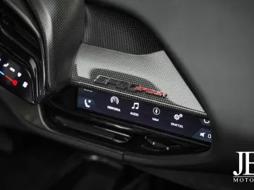 FERRARI SF90 Spider Carbon LIFT JBL CarPlay Verde Masoni