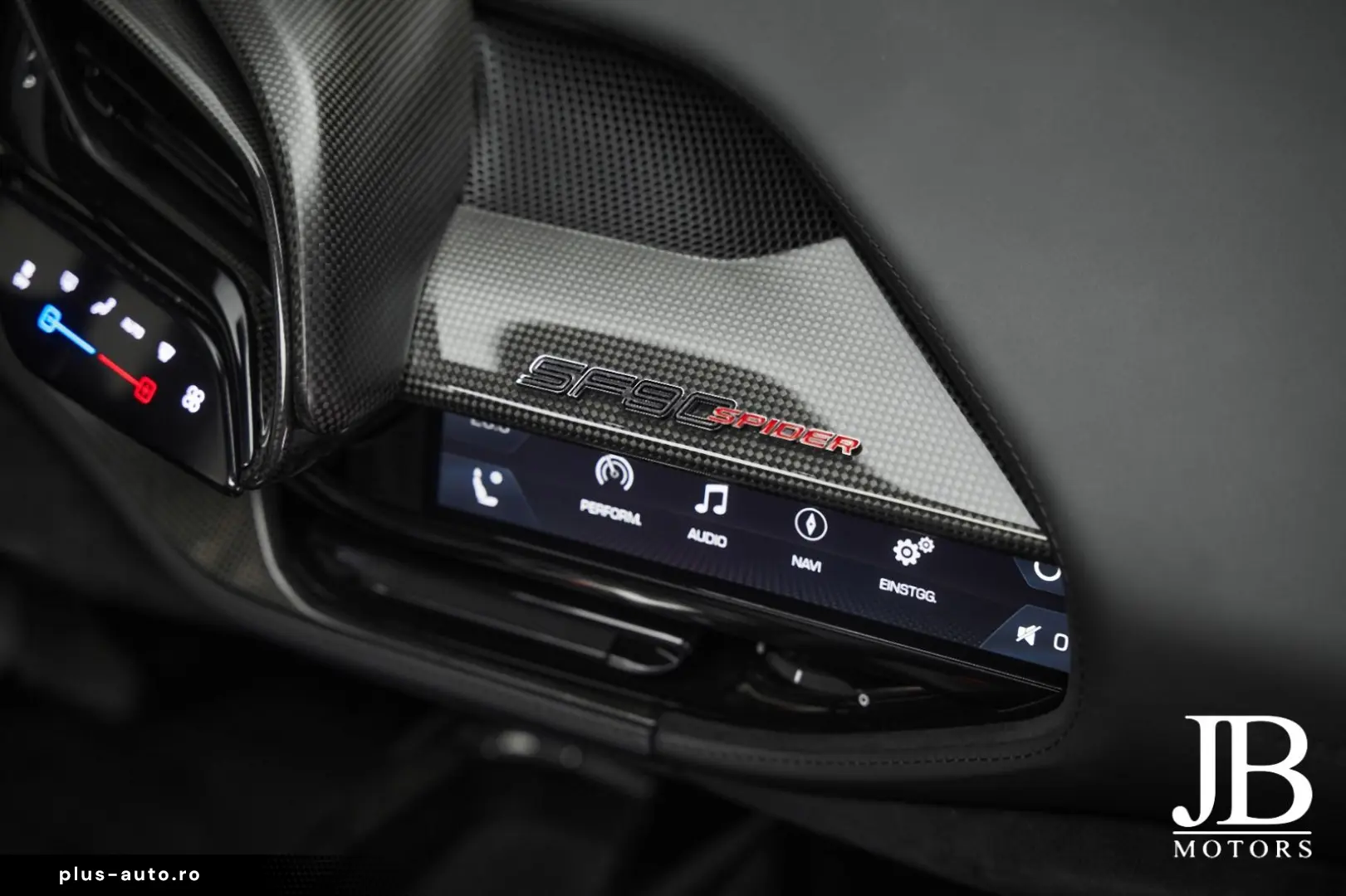 FERRARI SF90 Spider Carbon LIFT JBL CarPlay Verde Masoni